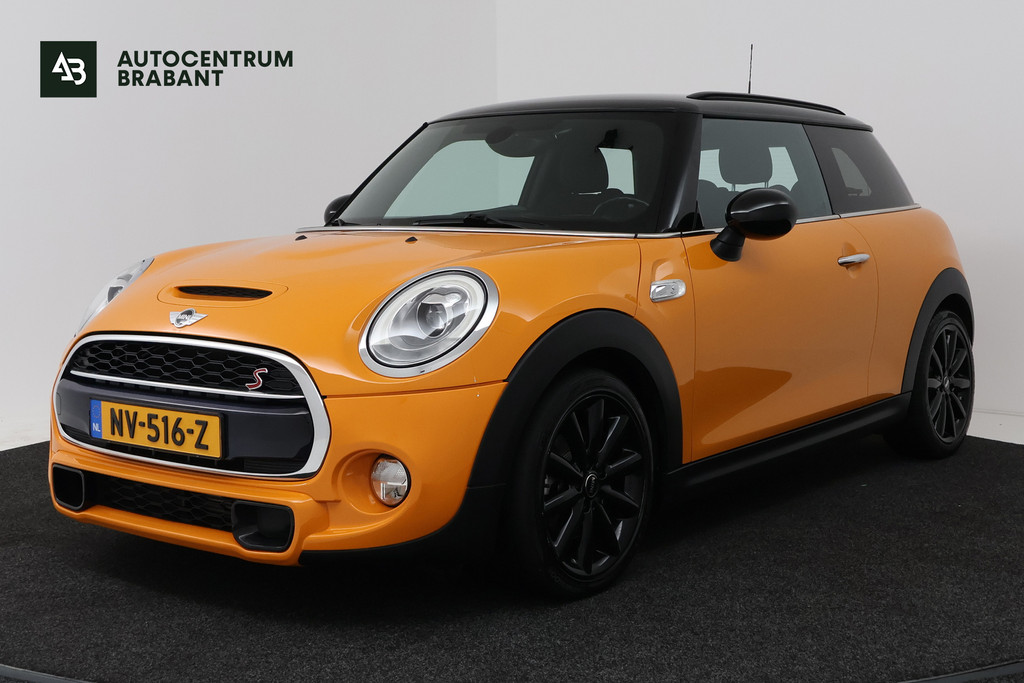 MINI 3-deurs 2.0 Cooper S Chili Serious Business (GROOT-NAVIGATIE, HEAD-UP, STOELVERWARMING, DEALER ONDERHOUDEN, 1e EIGENAAR) 55080114-0.jpg | Autocentrum Brabant Breda