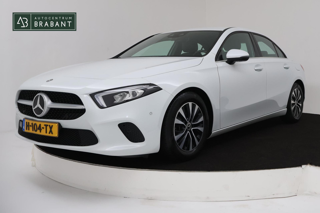 Mercedes-Benz A-Klasse 180 Business Solution (NAVIGATIE, CAMERA, STOELVERWARMING, CRUISE, PDC, NL-AUTO, GOED ONDERHOUDEN) 55417193-0.jpg | Autocentrum Brabant Breda