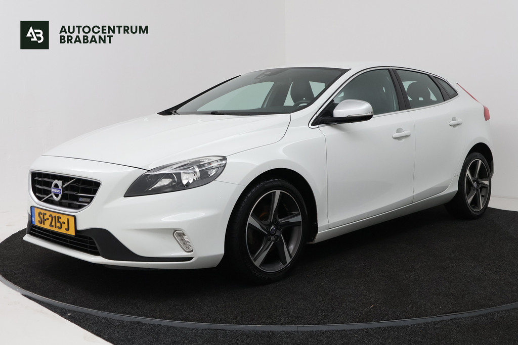 Volvo V40 1.6 T2 Summum (NAVIGATIE, CRUISE CONTROL, PARKEERSENSOREN) 55490816-0.jpg | Autocentrum Brabant Breda