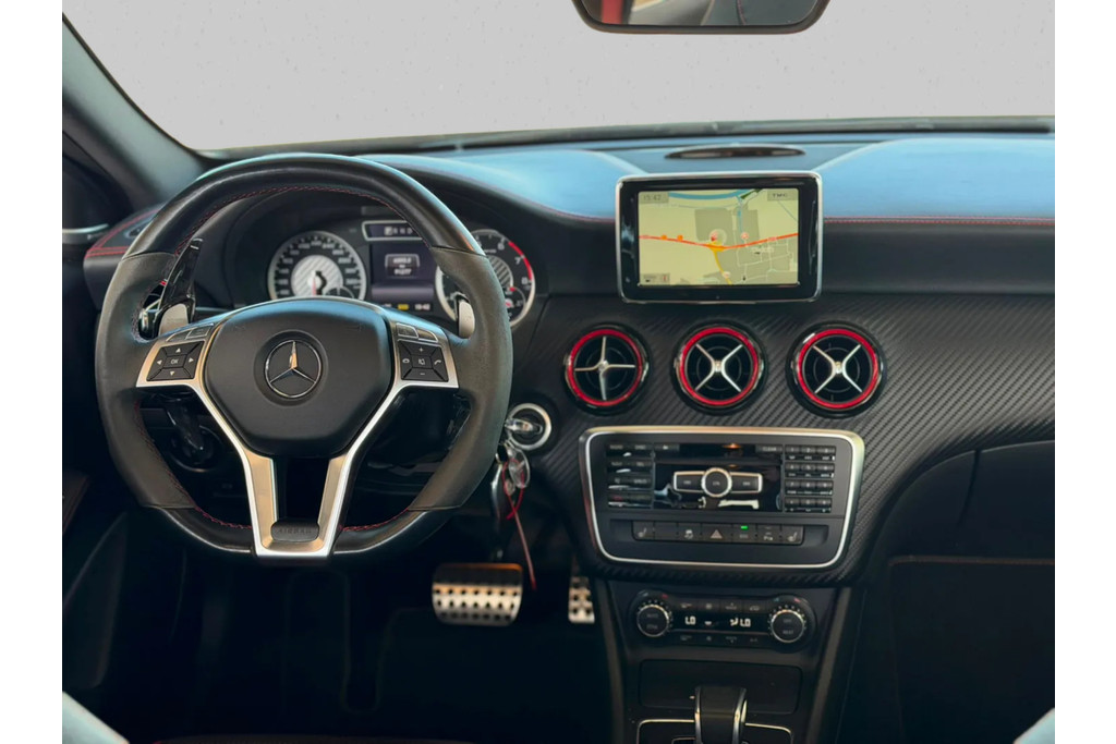 Mercedes-Benz A-Klasse AMG 45 4MATIC (NL-auto, Perfect OnderH, Panoramadak, Schaalstoelen, Carplay, StoelV, Clima, Navi Groot,Etc) 55508802-1.jpg | Autocentrum Brabant Breda