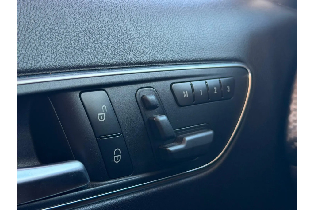 Mercedes-Benz A-Klasse AMG 45 4MATIC (NL-auto, Perfect OnderH, Panoramadak, Schaalstoelen, Carplay, StoelV, Clima, Navi Groot,Etc) 55508802-5.jpg | Autocentrum Brabant Breda