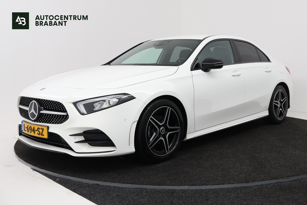 Mercedes-Benz A-Klasse 180 Business Solution AMG (STOELVERWARMING, SFEERVERLICHTING, CAMERA, NAVIGATIE, PARKEERSENSOREN) 55528368-0.jpg | Autocentrum Brabant Breda