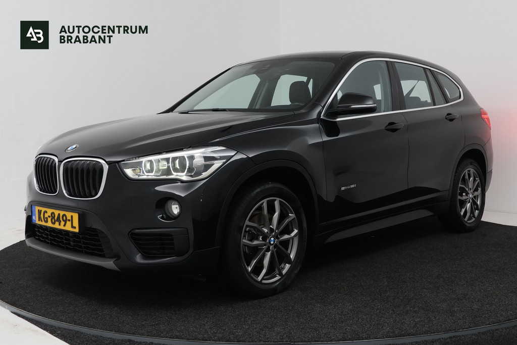 BMW X1 SDrive18i Centennial Executive (CAMERA, NAVIGATIE, HEAD-UP DISPLAY, DEALER ONDERHOUDEN) 55632453-0.jpg | Autocentrum Brabant Breda