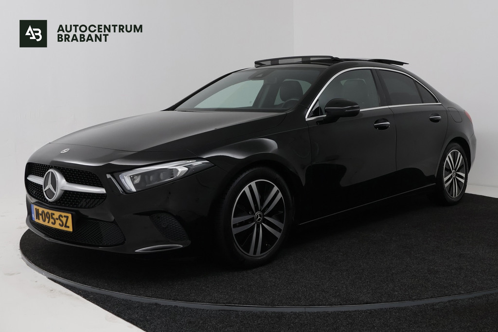 Mercedes-Benz A-Klasse 180 Business Solution (PANORAMADAK, SFEERVERLICHTING, CAMERA, STOELVERWARMING, LEDER) 55738134-0.jpg | Autocentrum Brabant Breda
