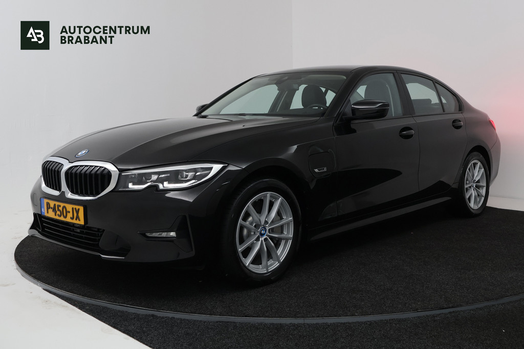 BMW 3 Serie 330e Business Edition Plus (TREKHAAK, STOELVERWARMING, NAVIGATIE, PARKEERSENSOREN) 55795993-0.jpg | Autocentrum Brabant Breda