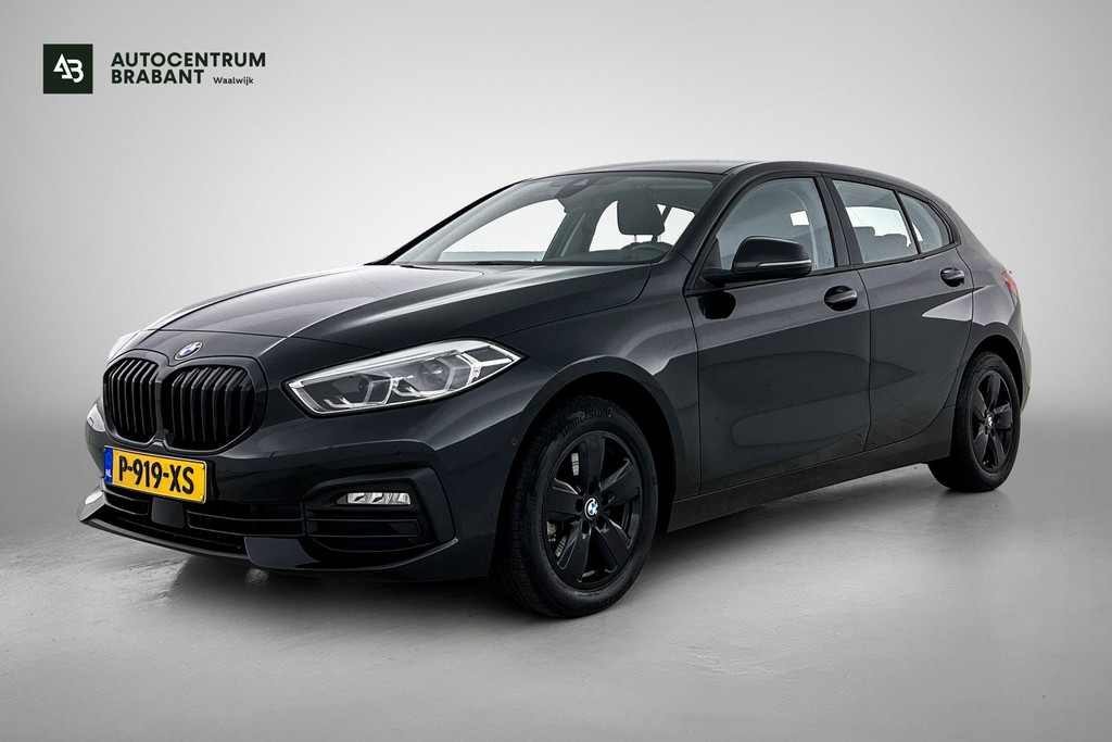 BMW 1-serie 118i Business Edition (NAVIGATIE, CARPLAY, PDC, LED, DEALER ONDERHOUDEN, 1e EIGENAAR) 55800819-0.jpg | Autocentrum Brabant Breda