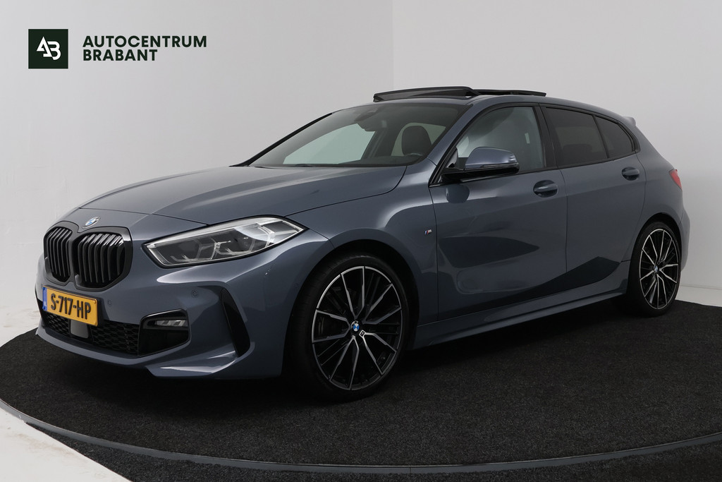 BMW 1-serie 118i Introduction Edition M Sport (PANO, M-PAKKET, CAMERA, STUURVERWARMING, SFEERVERLICHTING, DEALER ONDERHOUDEN) 55884296-0.jpg | Autocentrum Brabant Breda