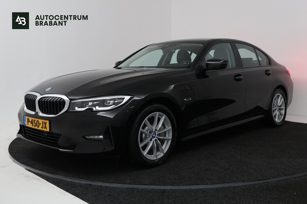 BMW 3 Serie 330e Business Edition Plus (TREKHAAK, STOELVERWARMING, NAVIGATIE, PARKEERSENSOREN) 55895360-0.jpg | Autocentrum Brabant Breda