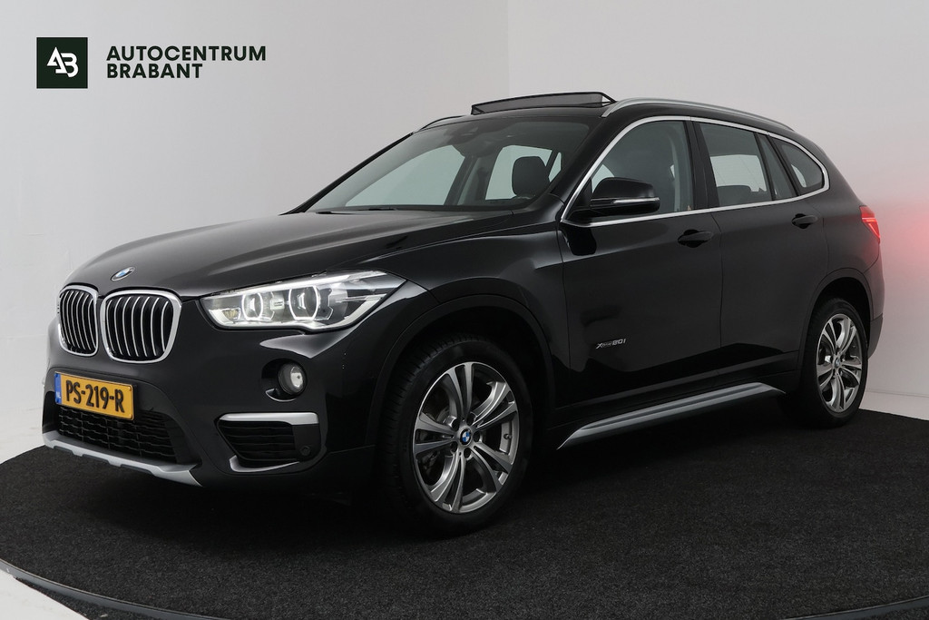 BMW X1 XDrive20i High Executive (PANORAMADAK, CAMERA, TREKHAAK, STOELVERWARMING, DEALER ONDERHOUD 55895414-0.jpg | Autocentrum Brabant Breda