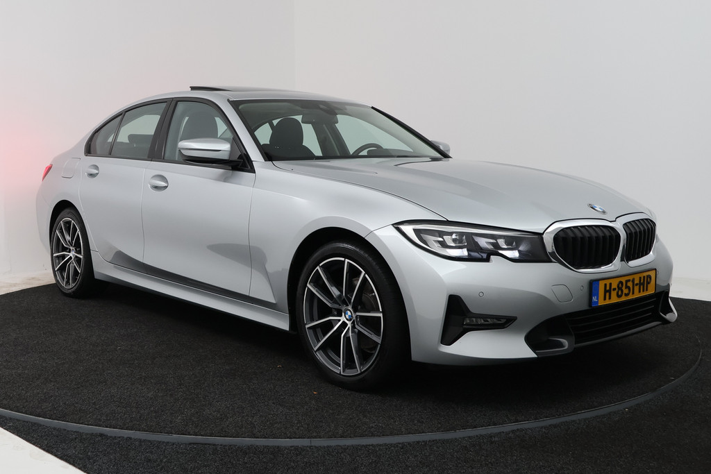 BMW 3 Serie 320i Executive Edition (PANORAMADAK, SFEERVERLICHTING, PDC, DEALER ONDERHOUDEN) 55999953-16.jpg | Autocentrum Brabant Breda