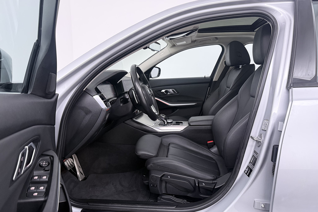 BMW 3 Serie 320i Executive Edition (PANORAMADAK, SFEERVERLICHTING, PDC, DEALER ONDERHOUDEN) 55999953-19.jpg | Autocentrum Brabant Breda
