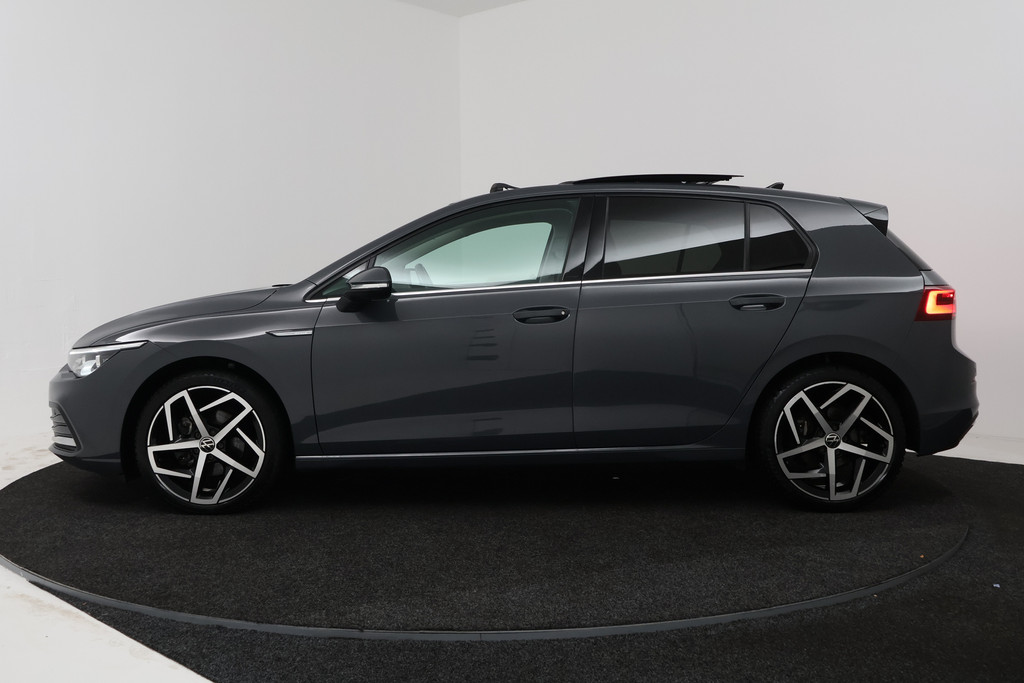Volkswagen Golf 1.5 eTSI Style (PANORAMADAK, TREKHAAK, STOELVERWARMING CAMERA, CRUISE ADAPTIEF) 56012283-1.jpg | Autocentrum Brabant Breda