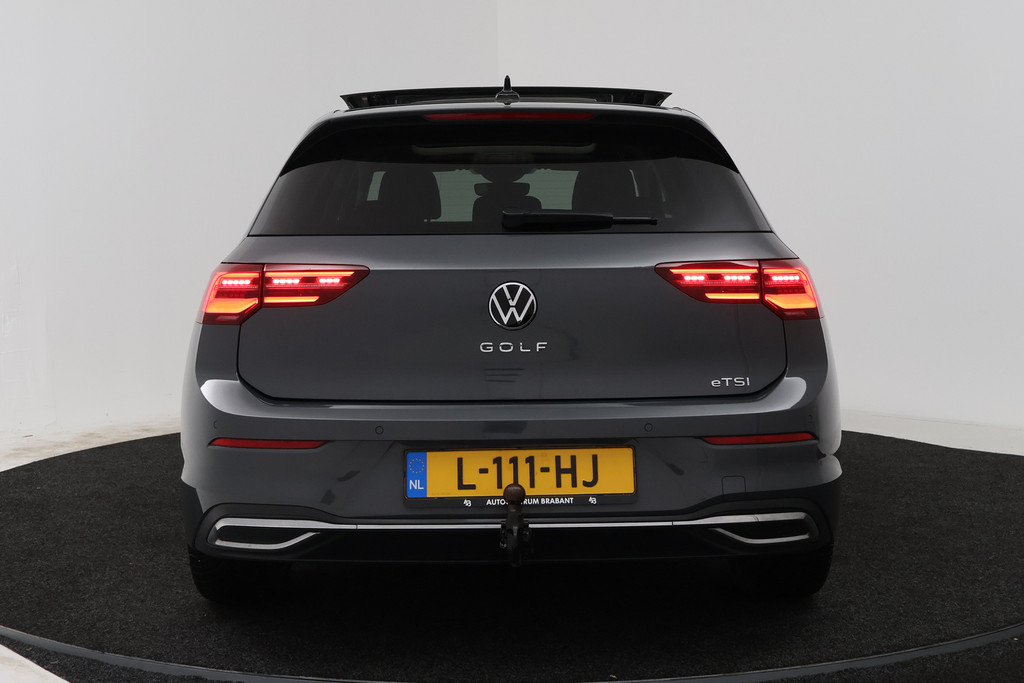 Volkswagen Golf 1.5 eTSI Style (PANORAMADAK, TREKHAAK, STOELVERWARMING CAMERA, CRUISE ADAPTIEF) 56012283-10.jpg | Autocentrum Brabant Breda