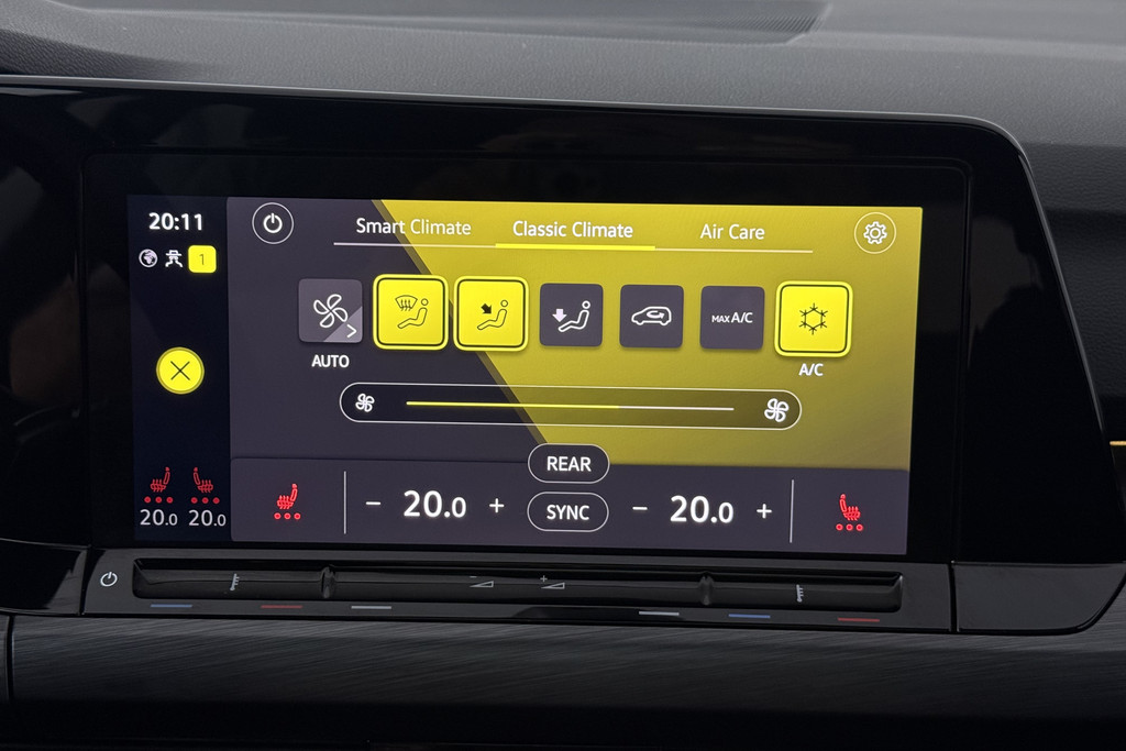 Volkswagen Golf 1.5 eTSI Style (PANORAMADAK, TREKHAAK, STOELVERWARMING CAMERA, CRUISE ADAPTIEF) 56012283-11.jpg | Autocentrum Brabant Breda