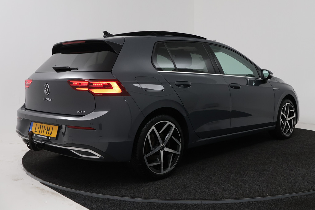 Volkswagen Golf 1.5 eTSI Style (PANORAMADAK, TREKHAAK, STOELVERWARMING CAMERA, CRUISE ADAPTIEF) 56012283-13.jpg | Autocentrum Brabant Breda