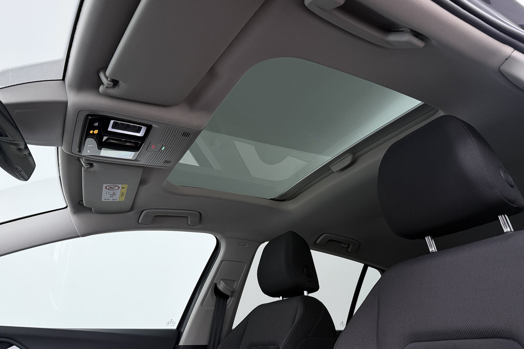 Volkswagen Golf 1.5 eTSI Style (PANORAMADAK, TREKHAAK, STOELVERWARMING CAMERA, CRUISE ADAPTIEF) 56012283-19.jpg | Autocentrum Brabant Breda