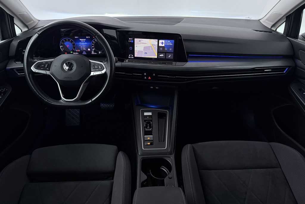 Volkswagen Golf 1.5 eTSI Style (PANORAMADAK, TREKHAAK, STOELVERWARMING CAMERA, CRUISE ADAPTIEF) 56012283-2.jpg | Autocentrum Brabant Breda