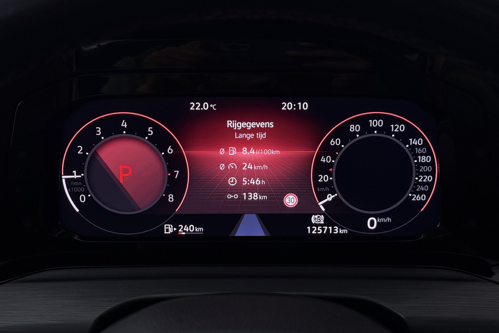 Volkswagen Golf 1.5 eTSI Style (PANORAMADAK, TREKHAAK, STOELVERWARMING CAMERA, CRUISE ADAPTIEF) 56012283-6.jpg | Autocentrum Brabant Breda