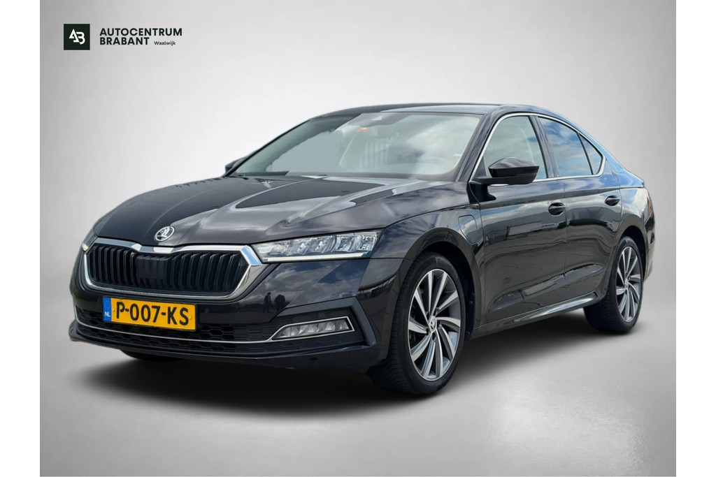 Škoda Octavia 1.4 TSI iV PHEV Sportline Business(Goed OnderH, Carplay/ Android, Camera, Elektrische Stoelen, StoelV/ StuurV, Etc) 56426993-0.jpg | Autocentrum Brabant Breda