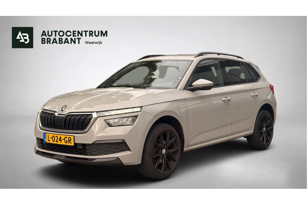 Škoda Kamiq 1.0 TSI Sport Business NARDO GREY! | NL-AUTO | CARPLAY | DIG DASH | ACHTERCAM | STOELVERW | CLIMATE | GOED ONDERH | 56469838-0.jpg | Autocentrum Brabant Breda
