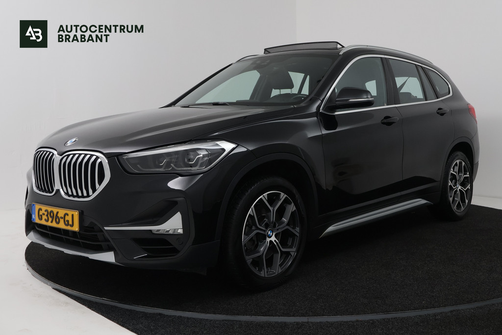 BMW X1 sDrive20i VDL Nedcar Edition (PANORAMADAK, CAMERA, STOELVERWARMING, PARKEERSENSOREN) 56732313-0.jpg | Autocentrum Brabant Breda