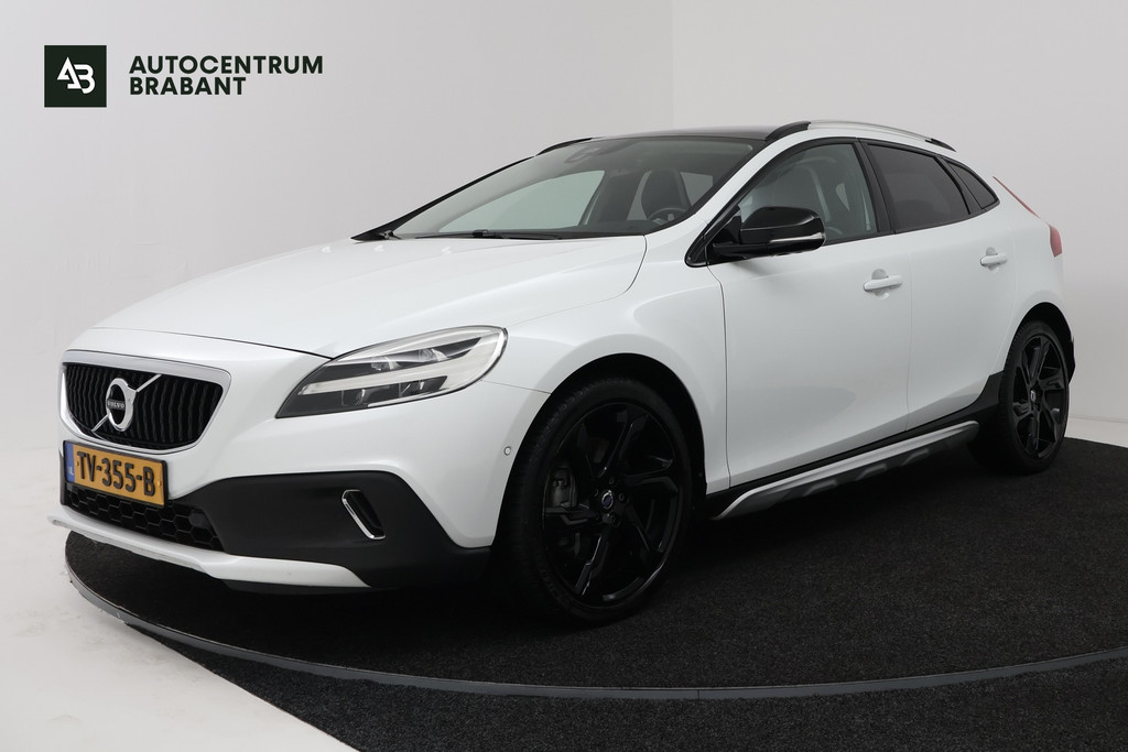 Volvo V40 Cross Country 1.5 T3 Dynamic Edition (PANORAMADAK, STOELVERWARMING, CAMERA, NAVIGATIE, PARKEERSENSOREN) 56743077-0.jpg | Autocentrum Brabant Breda