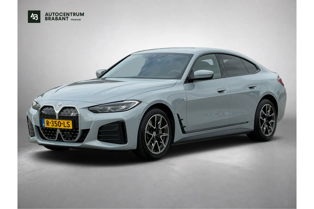 BMW i4 EDrive40 84 kWh M-sport 94% SOH (NL-auto,1e eig, Dealer OndH, Carplay, SfeerV, Trekhaak,Camera, Lane A, Active Cruise, Etc) 57722897-0.jpg | Autocentrum Brabant Breda